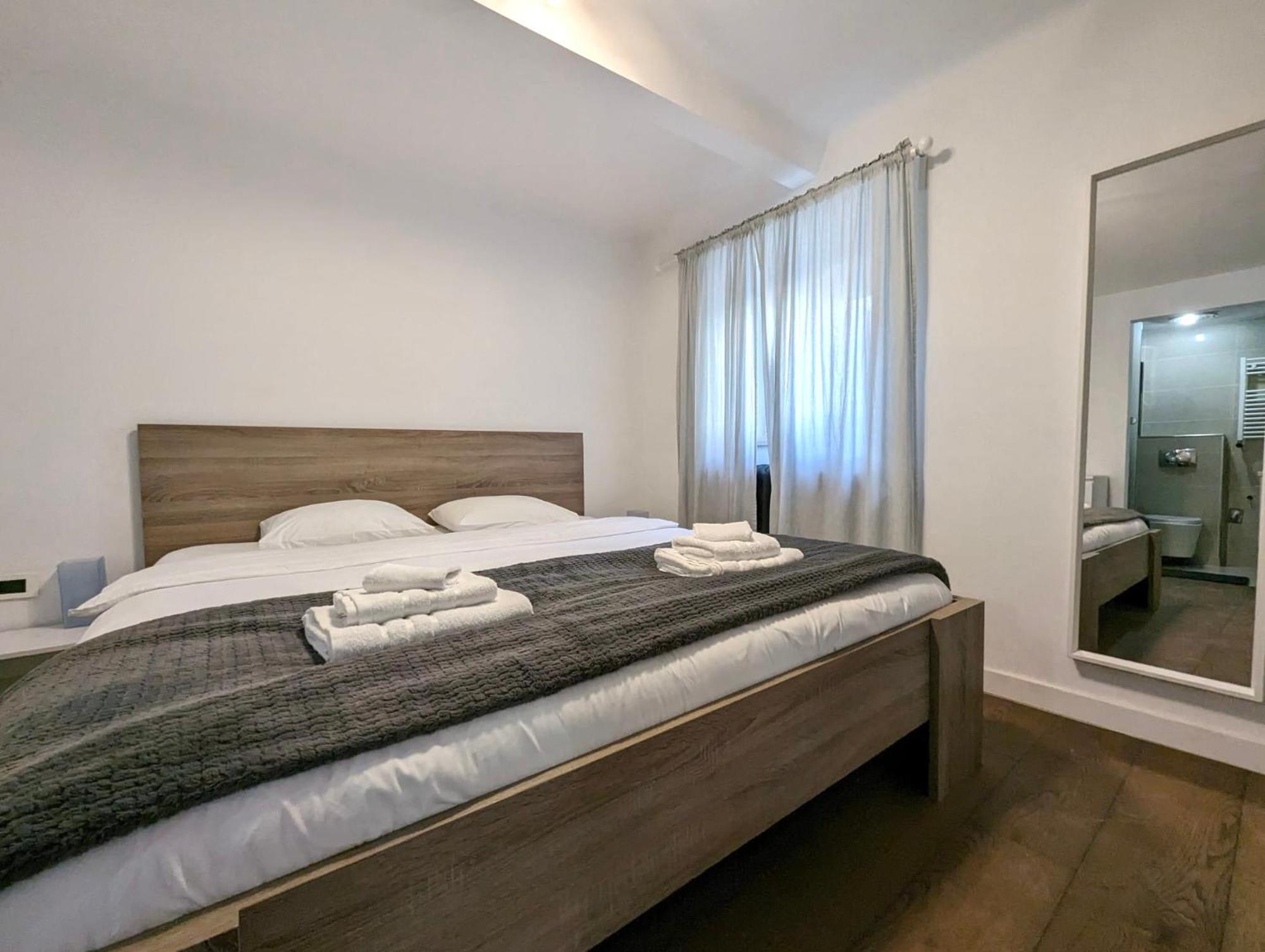 Fantabulous Downtown Abode W King Bed, 65" Tv, Washer And Tumble Dryer Záhřeb Exteriér fotografie
